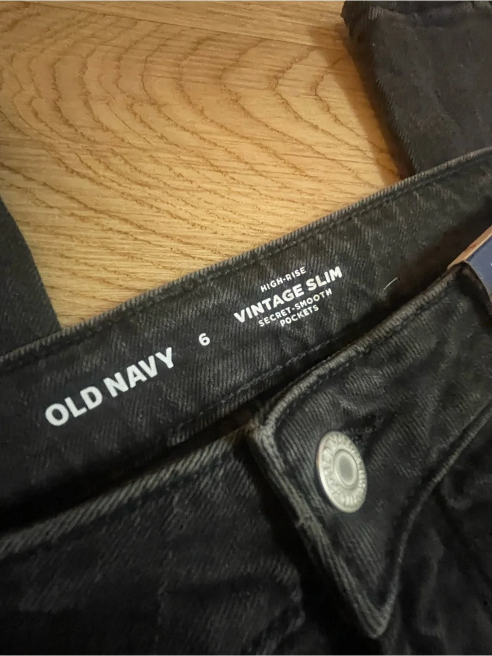 NEW WITH TAGS Old Navy Black Women’s Vintage Slim Jeans
